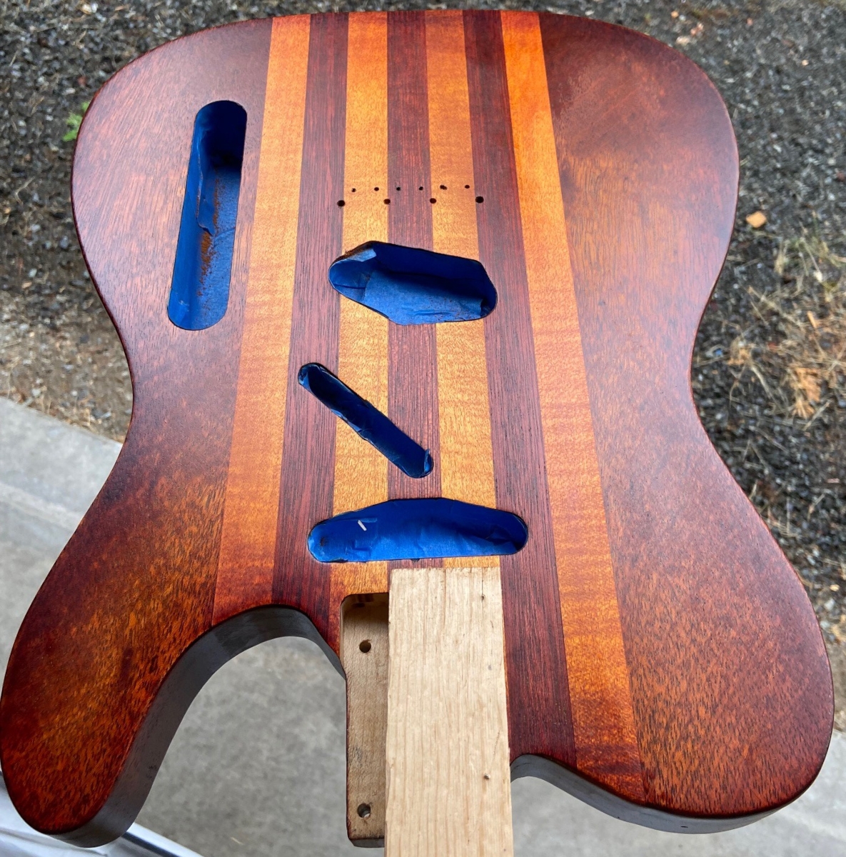 Wood + clamps Guitar Vintage Nitrocellulose Finish